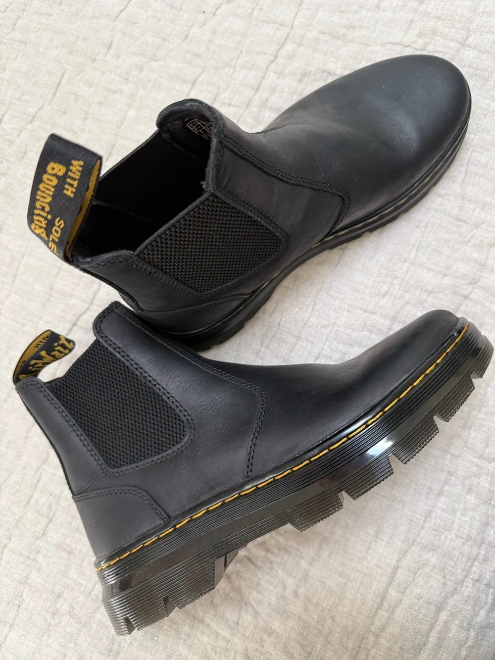 Dr.Marten’s Unisex Embury Black Chelsea Boots US Size 8M - Wyoming Matte Leather - Picture 1 of 8